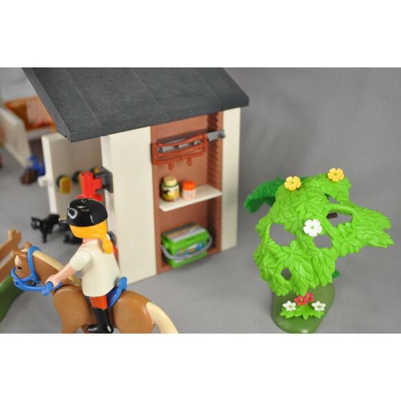 2009 Playmobil 5877 Horse Farm Super Set Equestrian Stable Barn - Incomplete - Picture 6 of 8